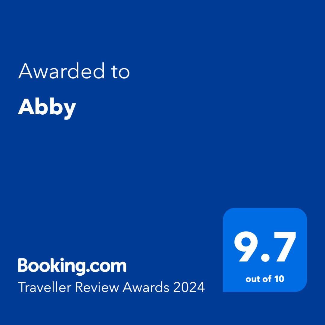 Abby Apartamento Câmpulung Moldovenesc Exterior foto